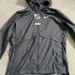 Nike essential jacket